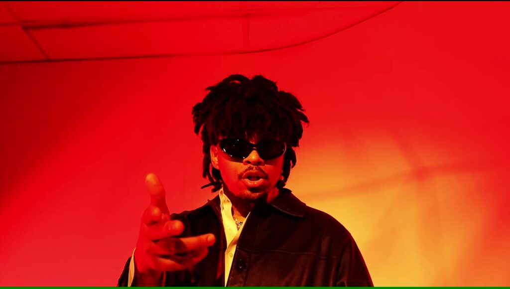 ROMANTIC THROWBACK VIBES IN NEW VIDEO “PEACHES”